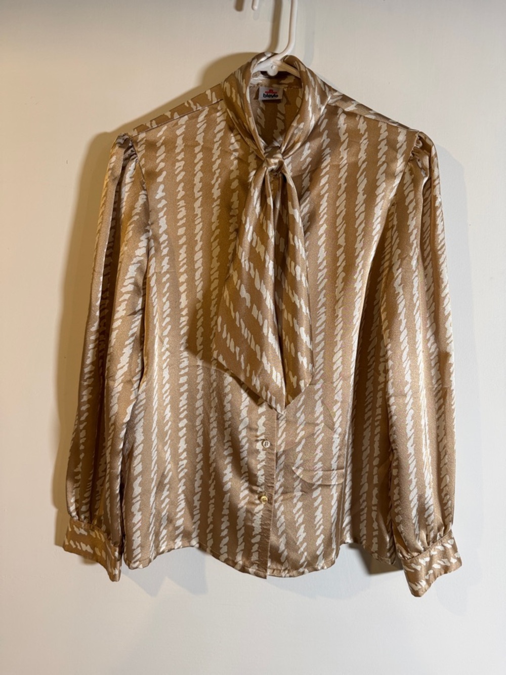 Vintage-Style Tie-Neck Blouse in Beige and Cream